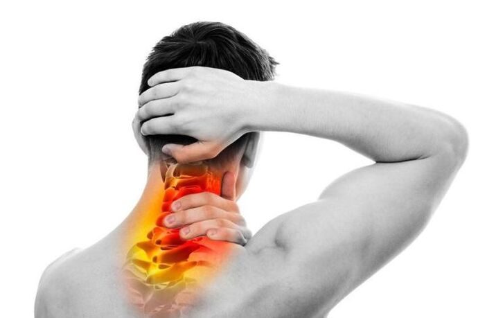 Një simptomë e osteokondrozës së qafës së mitrës është dhimbja e vazhdueshme ose pulsuese. 